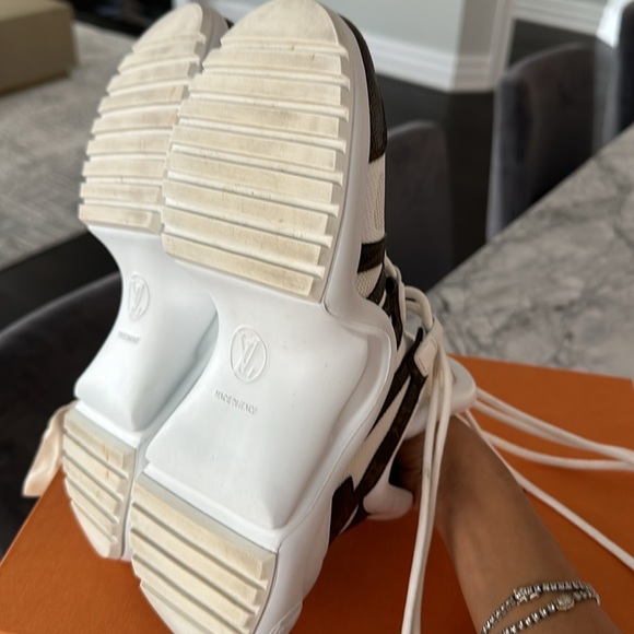 Worn once Louis Vuitton arch sneakers size 38 - Picture 3 of 6